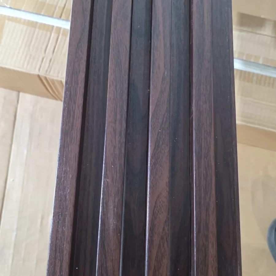 Panel WPC para pared nogal oscuro (16 cm × 2,90 m)
