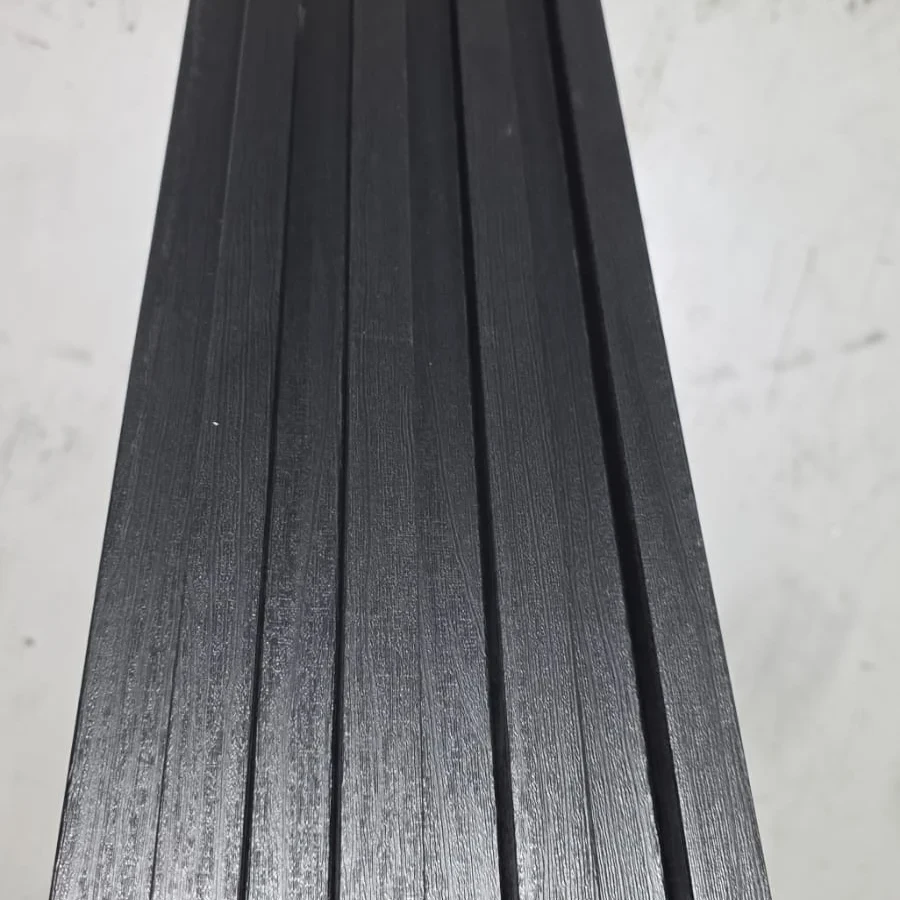 Panel WPC para pared negro madera (16 cm × 2,90 m)